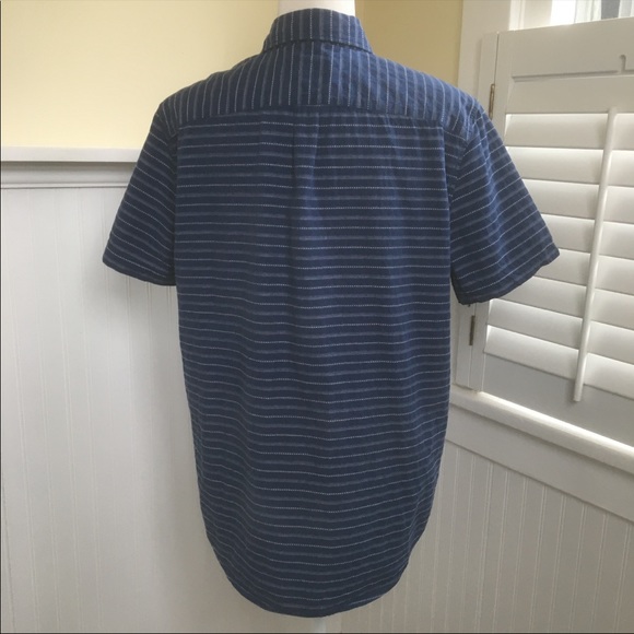 AMERICAN EAGLE NAVY BLUE SHORT SLEEVE BUTTON UP TEE SHIRT / MENS MEDIUM - Picture 2 of 5